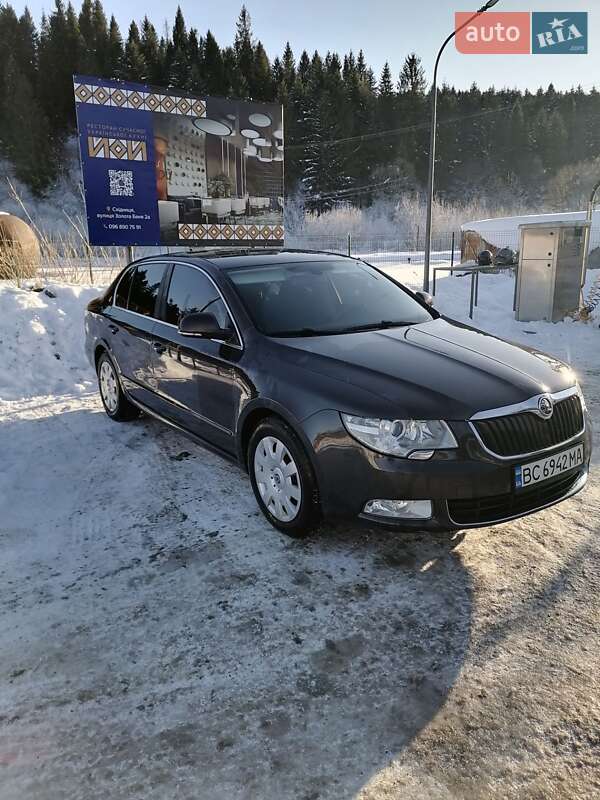 Ліфтбек Skoda Superb 2011 в Східниці