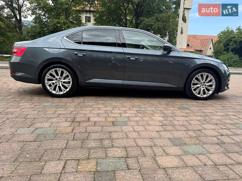 Лифтбек Skoda Superb 2020 в Надворной