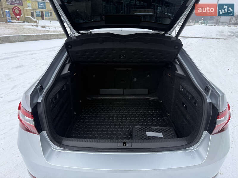 Лифтбек Skoda Superb 2016 в Днепре