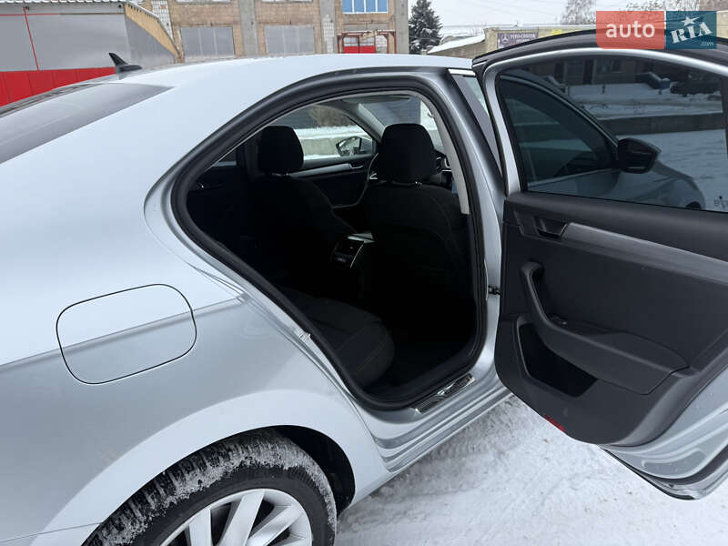 Лифтбек Skoda Superb 2016 в Днепре