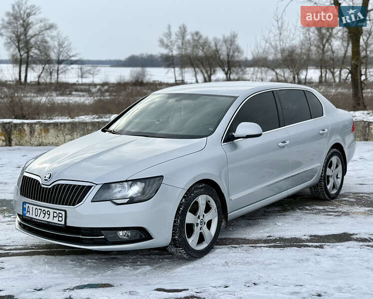 Ліфтбек Skoda Superb 2011 в Дніпрі