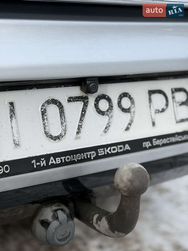 Ліфтбек Skoda Superb 2011 в Дніпрі