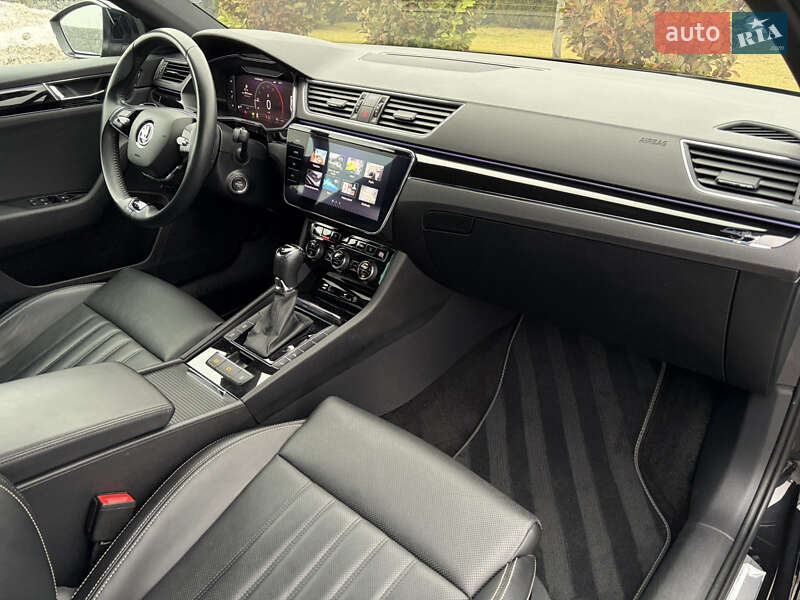 Лифтбек Skoda Superb 2023 в Мукачево