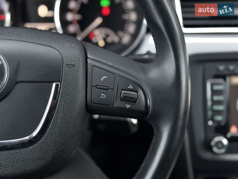 Універсал Skoda Superb 2011 в Луцьку