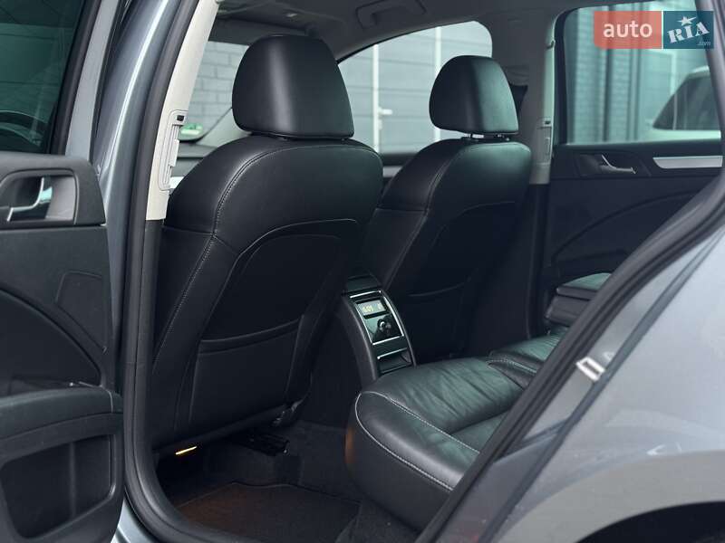 Універсал Skoda Superb 2011 в Луцьку