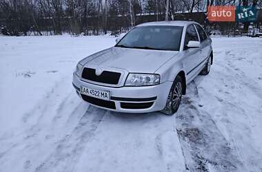 Лифтбек Skoda Superb 2004 в Буче