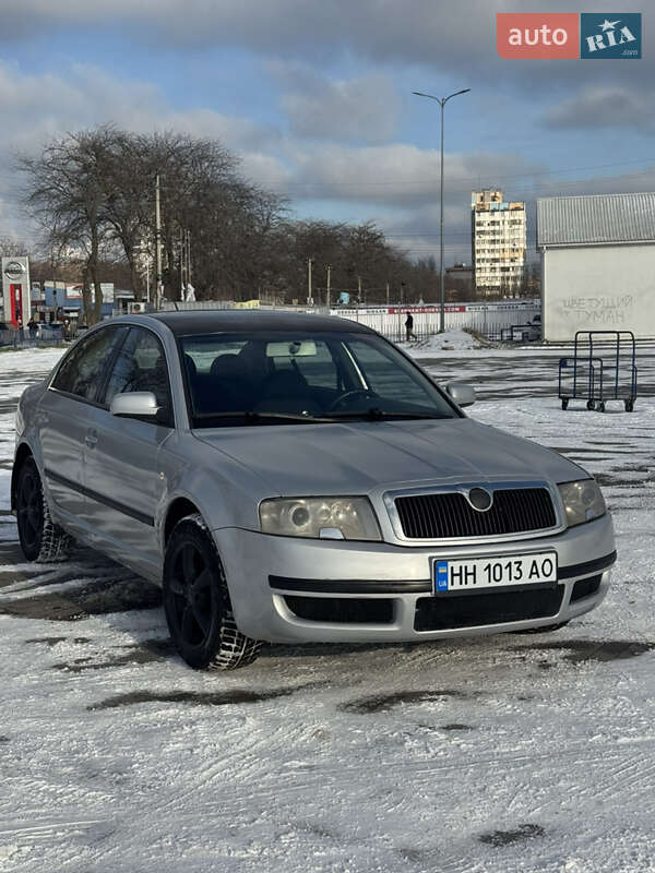 Лифтбек Skoda Superb 2004 в Одессе