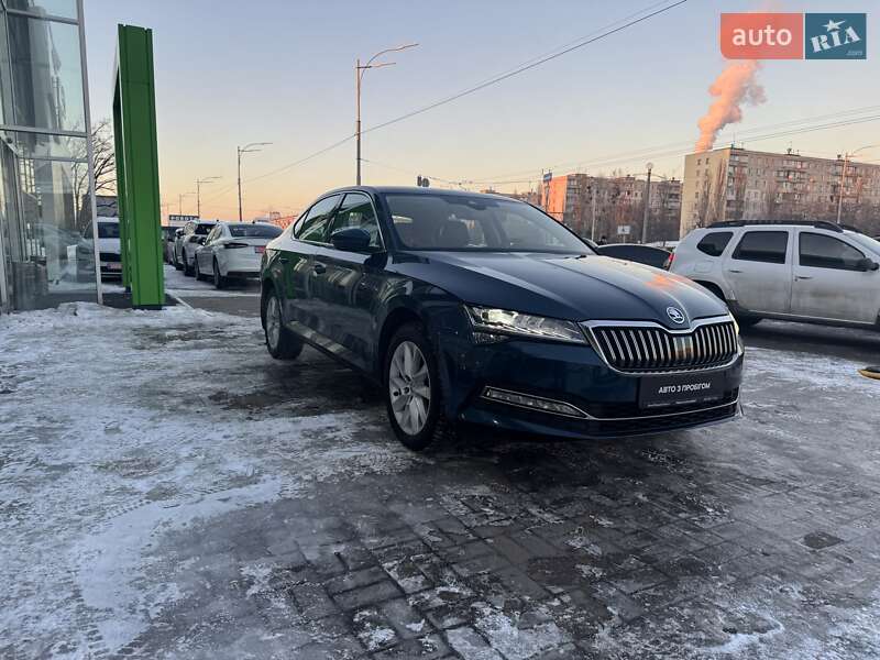 Лифтбек Skoda Superb 2019 в Киеве