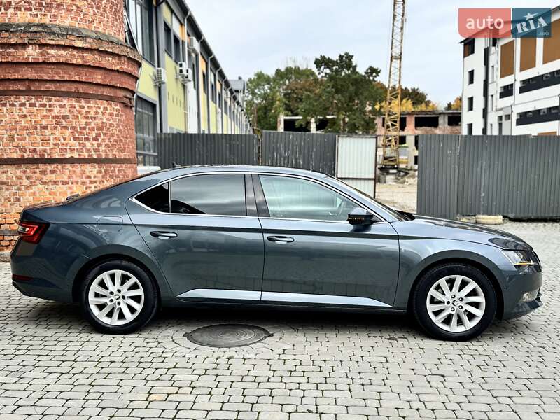 Лифтбек Skoda Superb 2017 в Коломые