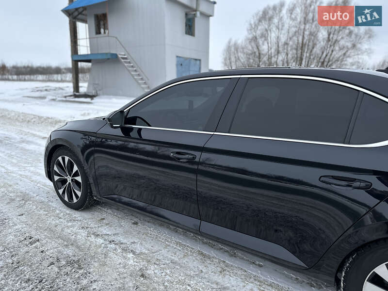 Лифтбек Skoda Superb 2019 в Киеве