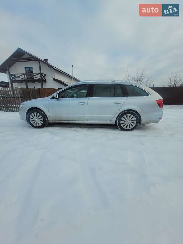 Универсал Skoda Superb 2012 в Киеве