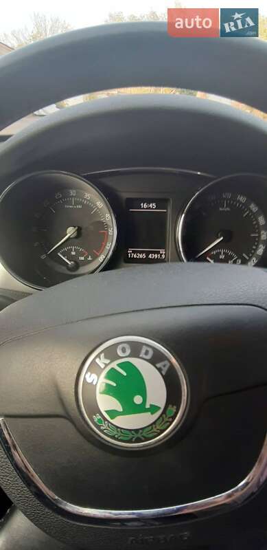 Универсал Skoda Superb 2012 в Киеве