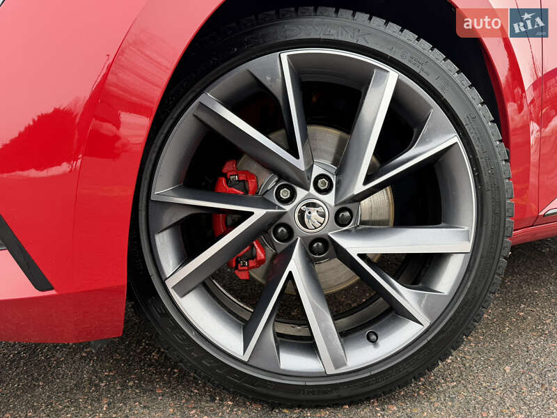 Лифтбек Skoda Superb 2022 в Дрогобыче