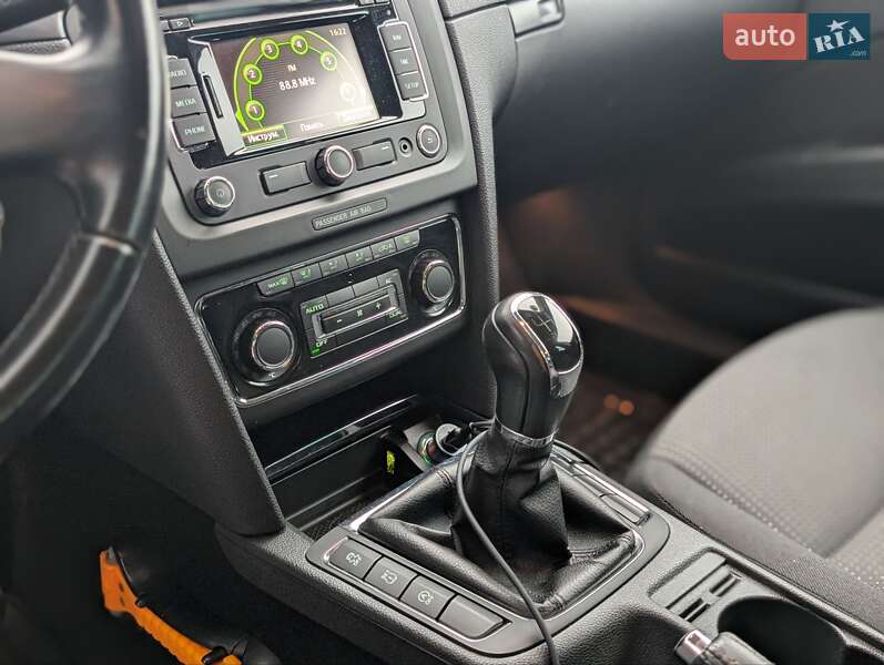 Универсал Skoda Superb 2011 в Ивано-Франковске