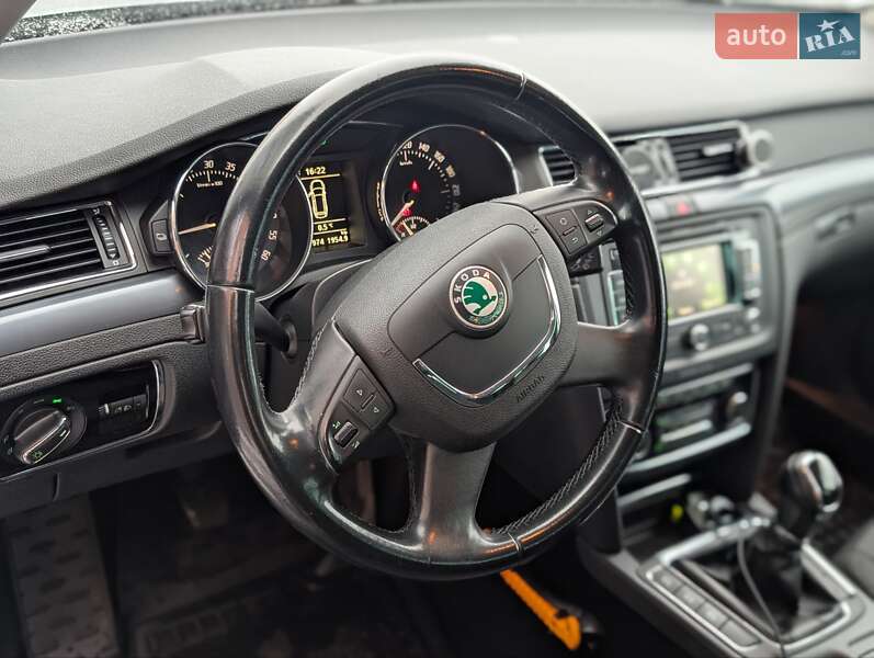 Универсал Skoda Superb 2011 в Ивано-Франковске