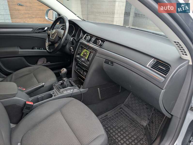 Универсал Skoda Superb 2011 в Ивано-Франковске