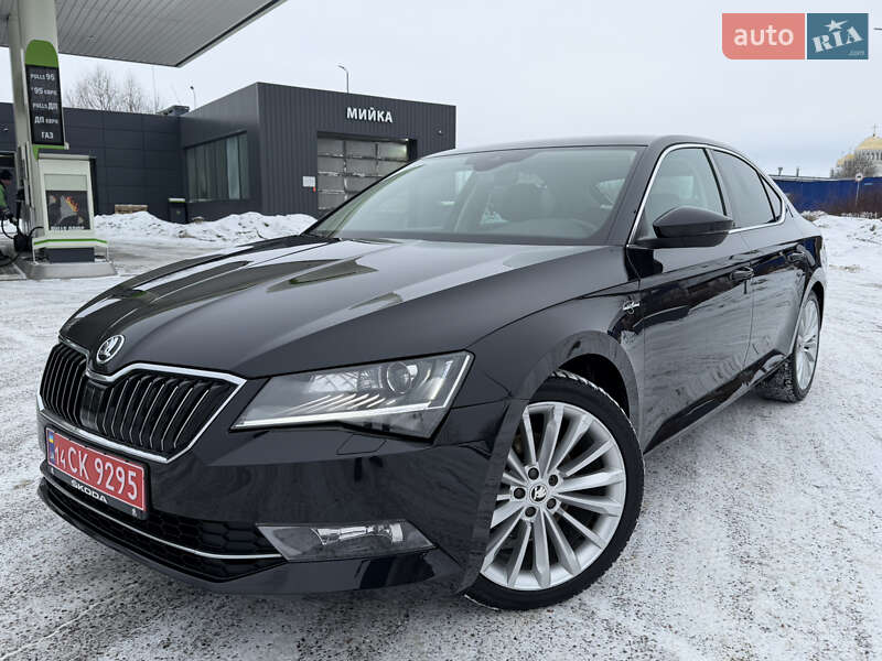 Лифтбек Skoda Superb 2017 в Дрогобыче