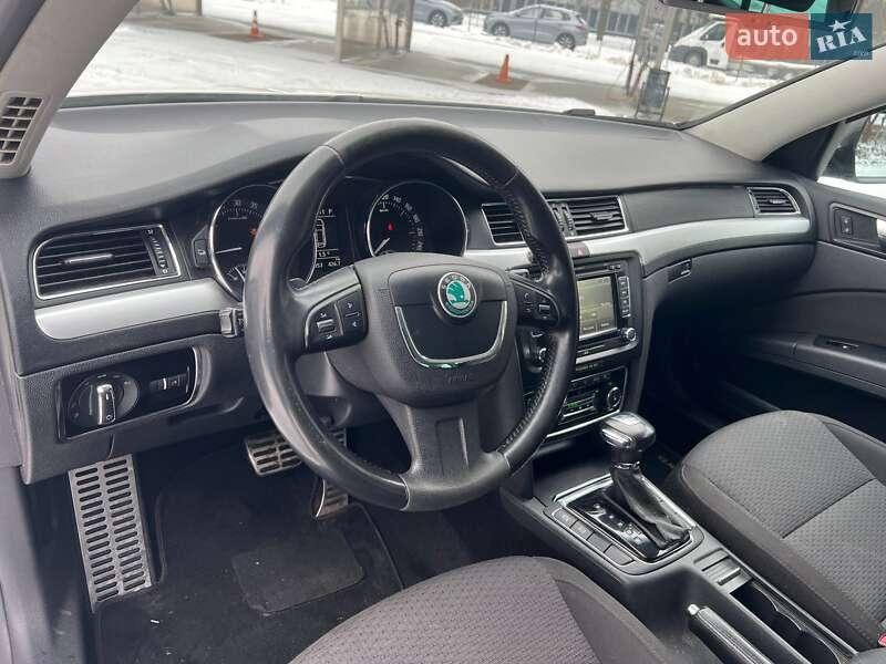 Универсал Skoda Superb 2012 в Черновцах