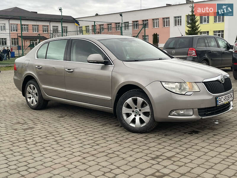 Ліфтбек Skoda Superb 2010 в Львові фото Ліфтбек Skoda Superb 2010 в Львові