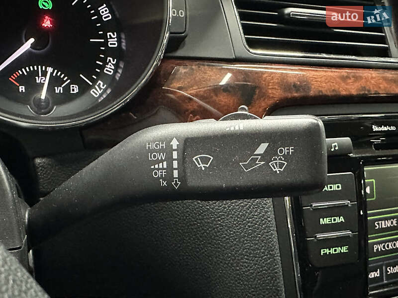 Ліфтбек Skoda Superb 2011 в Харкові