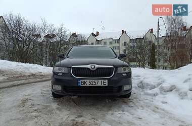 Ліфтбек Skoda Superb 2011 в Рівному