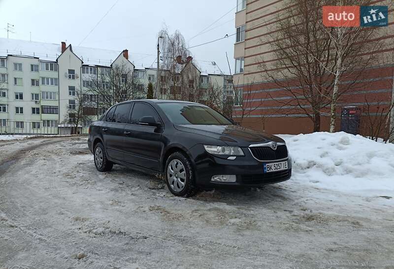 Лифтбек Skoda Superb 2011 в Ровно