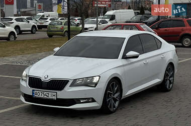Лифтбек Skoda Superb 2016 в Мукачево