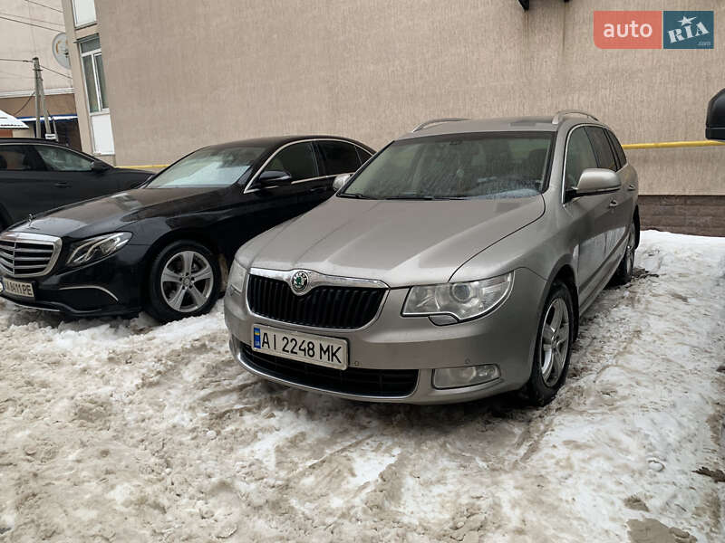 Универсал Skoda Superb 2010 в Киеве