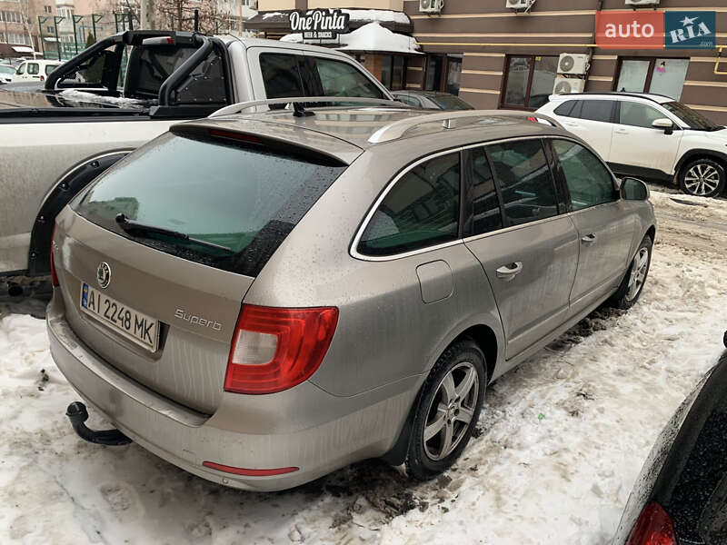 Универсал Skoda Superb 2010 в Киеве