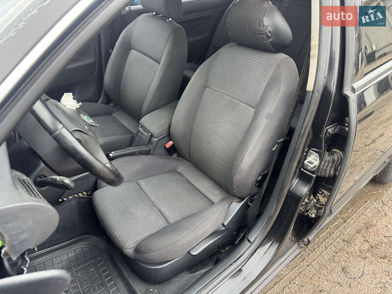 Лифтбек Skoda Superb 2006 в Кропивницком фото 29 Лифтбек Skoda Superb 2006 в Кропивницком