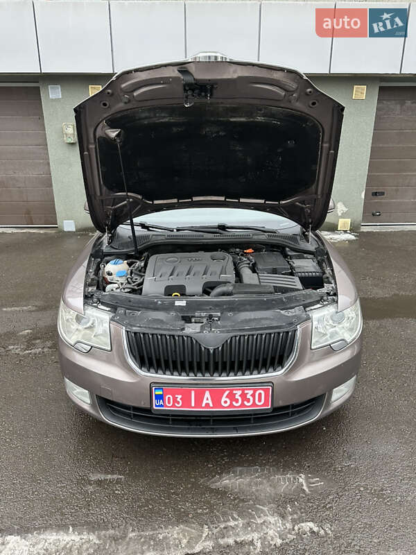 Универсал Skoda Superb 2013 в Ровно фото 34 Универсал Skoda Superb 2013 в Ровно