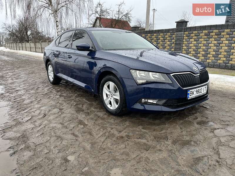 Лифтбек Skoda Superb 2017 в Дубно