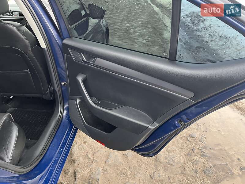 Лифтбек Skoda Superb 2017 в Дубно