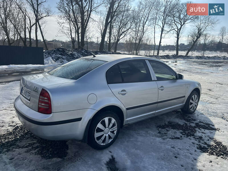 Лифтбек Skoda Superb 2005 в Львове