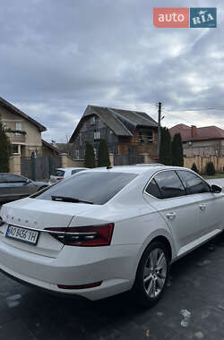 Ліфтбек Skoda Superb 2020 в Ужгороді