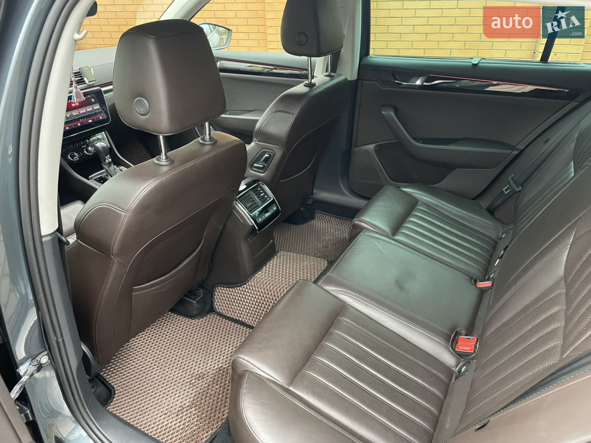 2017 Skoda Superb - мініатюра 10