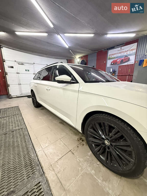 Универсал Skoda Superb 2020 в Луцке