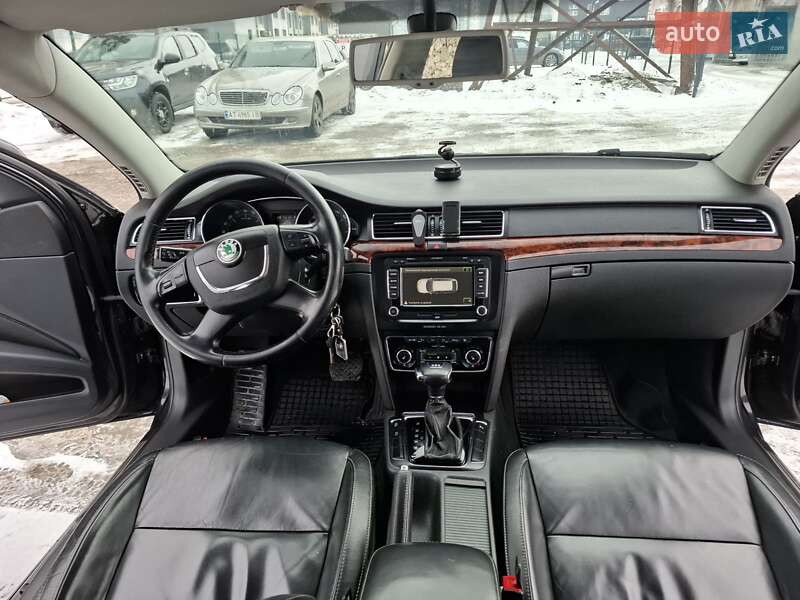 Универсал Skoda Superb 2011 в Ивано-Франковске