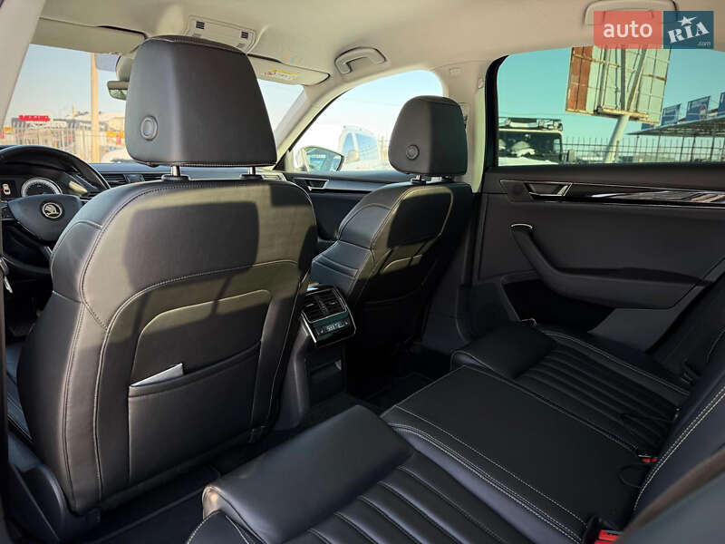 Лифтбек Skoda Superb 2020 в Киеве