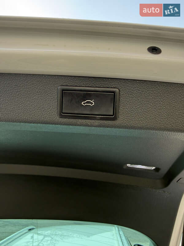 Универсал Skoda Superb 2020 в Сваляве