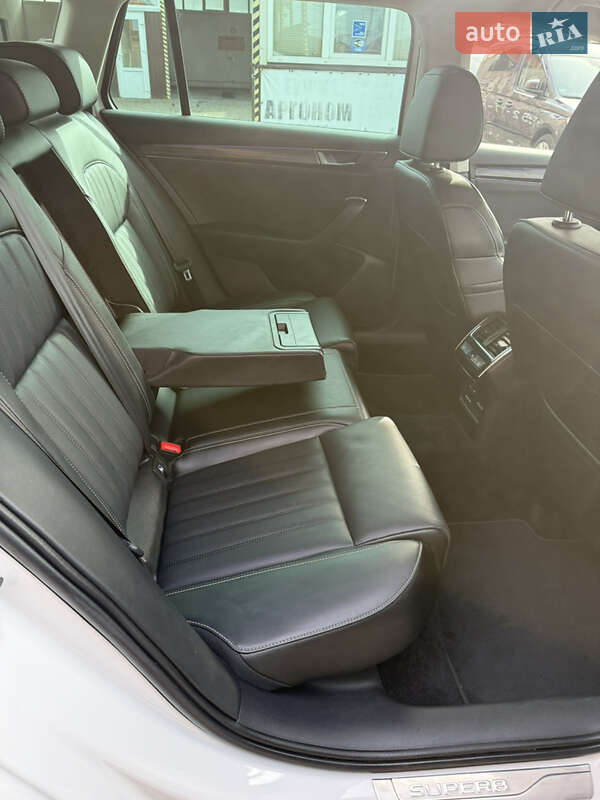 Универсал Skoda Superb 2020 в Сваляве