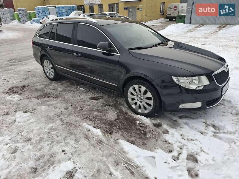 Універсал Skoda Superb 2011 в Івано-Франківську