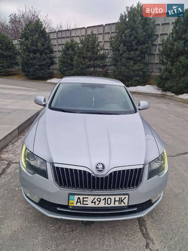 Лифтбек Skoda Superb 2013 в Днепре фото Лифтбек Skoda Superb 2013 в Днепре