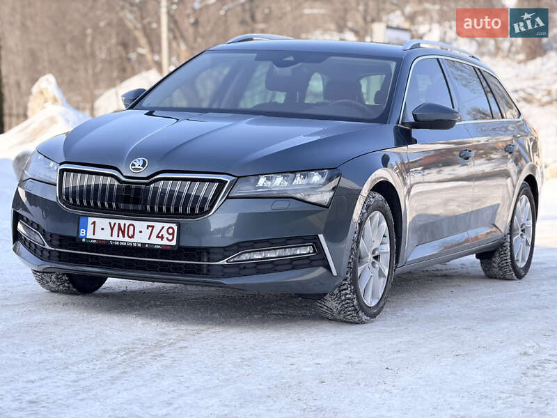 Универсал Skoda Superb 2021 в Ровно