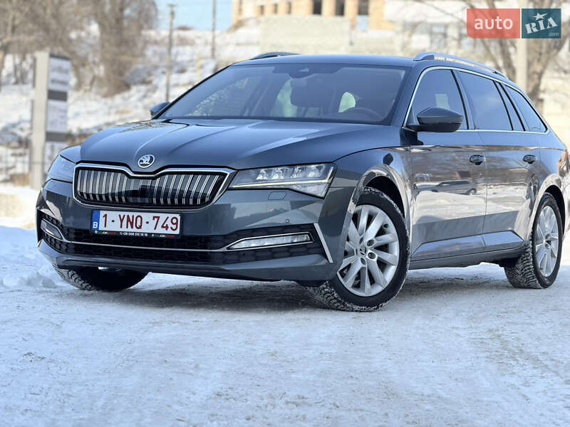 Универсал Skoda Superb 2021 в Ровно