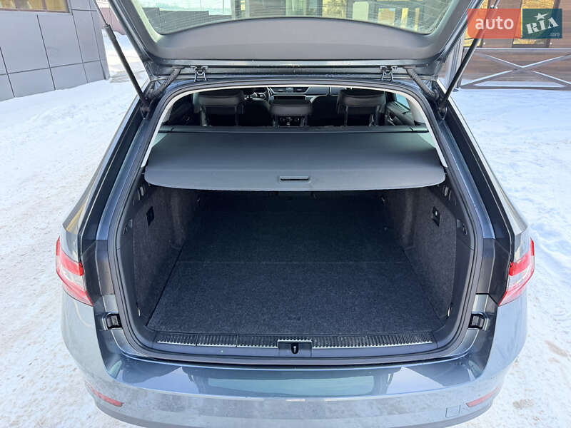 Универсал Skoda Superb 2021 в Ровно