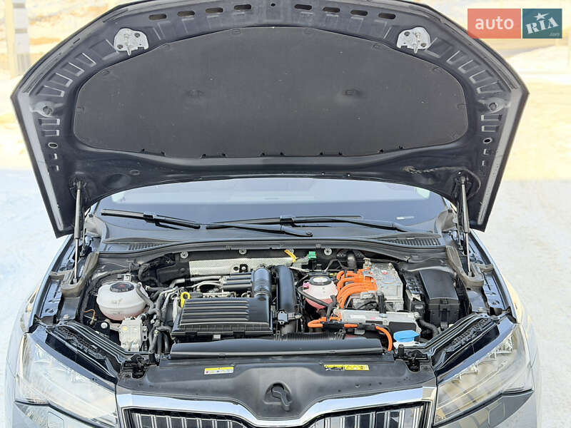 Универсал Skoda Superb 2021 в Ровно