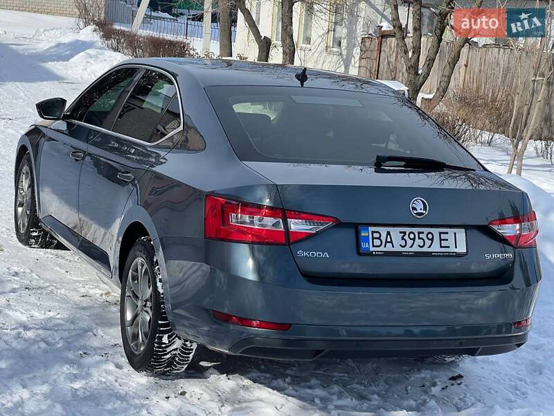 Лифтбек Skoda Superb 2016 в Кропивницком