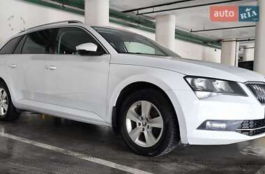 Универсал Skoda Superb 2015 в Киеве