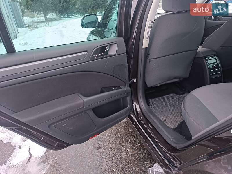 Універсал Skoda Superb 2012 в Черняхові